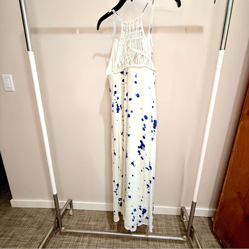 Maeve Cream and Blue Knotted/Macramé neck